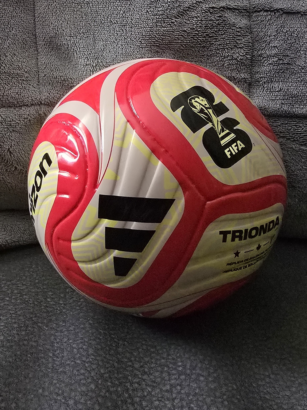 Adidas FIFA World Cup 2026 Trionda Canada Mini Soccer Ball Size 1 Brand New